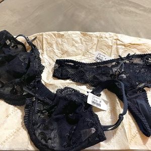 Sexy Black Lace Aubade Bra (32DD) & Panty Set (M)
